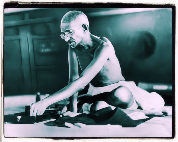 Gandhi simple life style